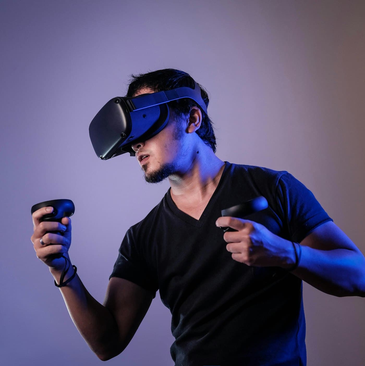 Espace de travail tech sombre, AI Lab